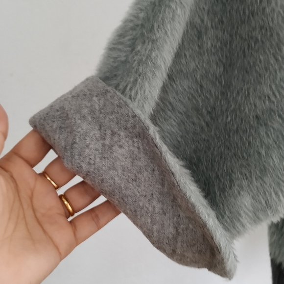 Vintage Daks Faux Fur Coat ( Rare Find) - Picture 10 of 12